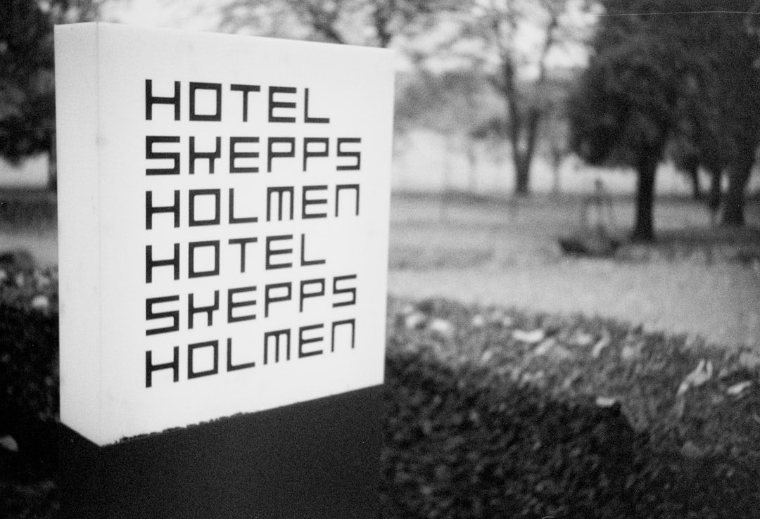 智能化浪潮重塑酒店业：从数字化转型到细分服务软件赋能