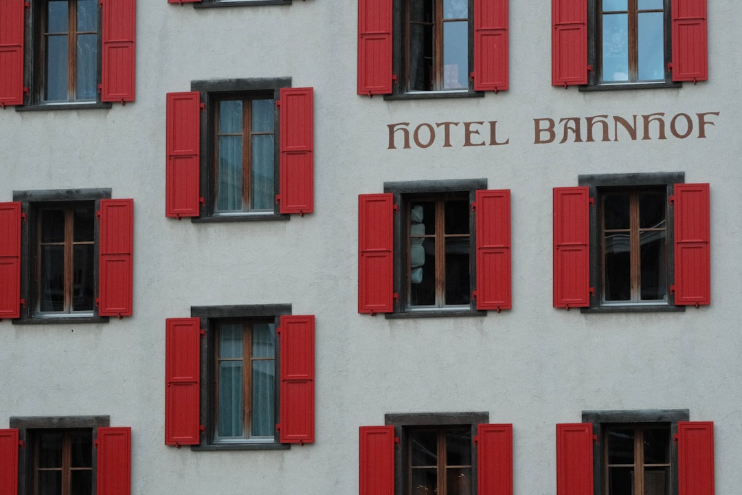 2026酒店业智能触达：从客房到采耳、足疗的数字化神经末梢革命