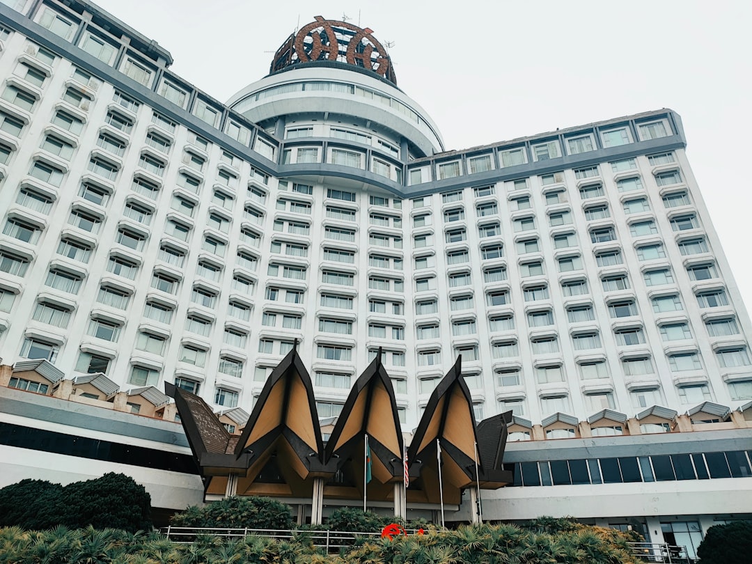 2026酒店业新常态：从“采耳软件”与“足疗软件”的崛起，解码康养型酒店的智能化生存法则