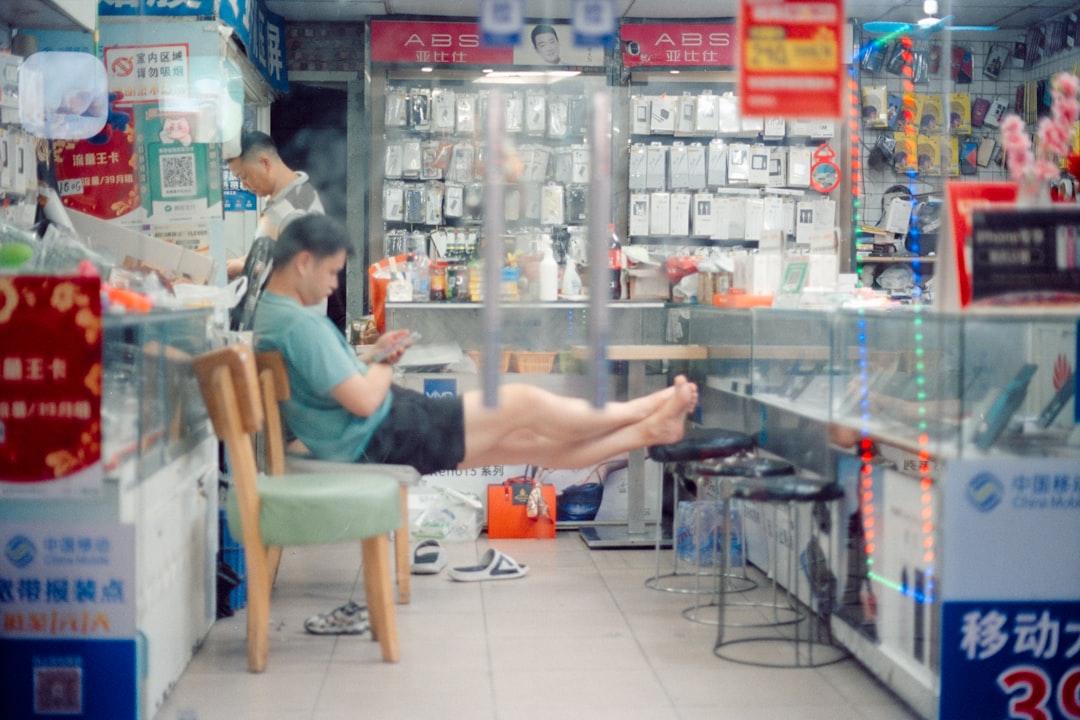 从排钟到闭环：足疗门店智能管理系统的实战逻辑与2026年选型指南