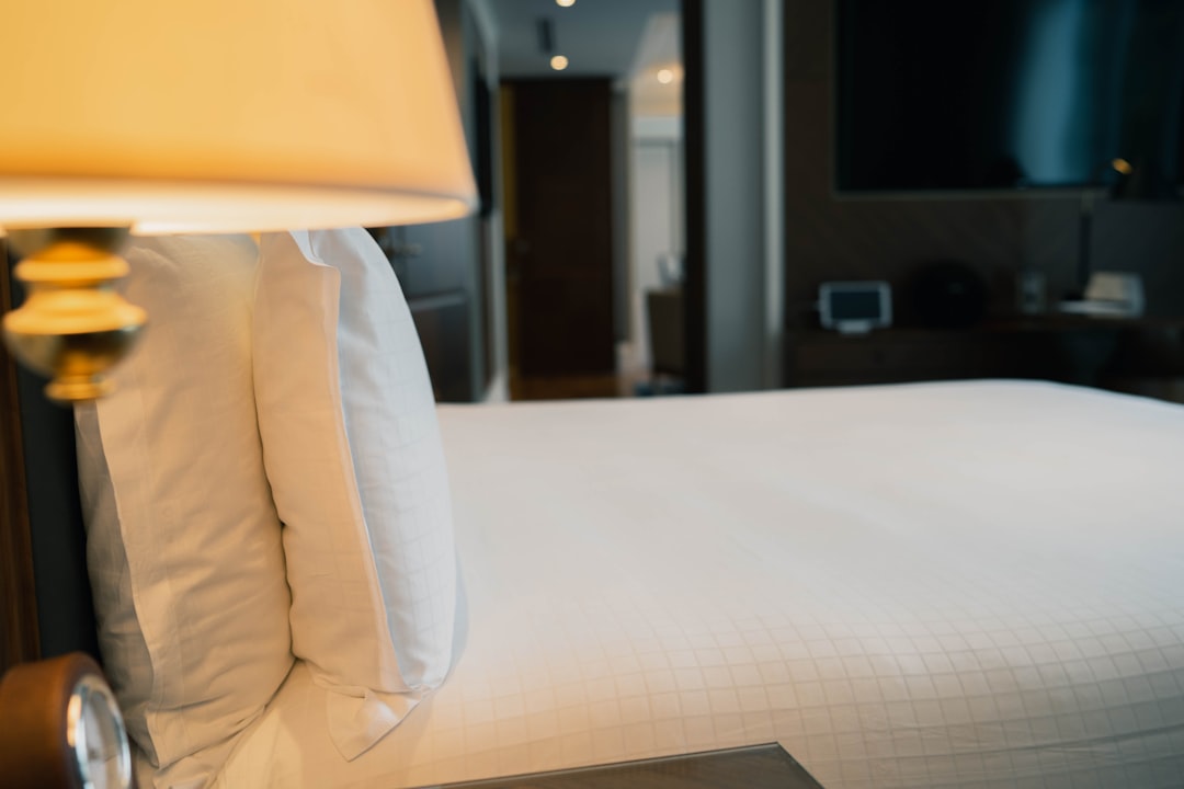 2026酒店业新常态：从“客房智能”到“体验算法”，健康理疗软件如何重塑经营基本面