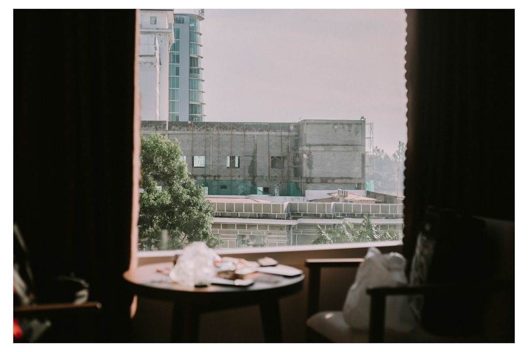 2026酒店业新常态：从“智能客房”到“身心算法”的深度数字化跃迁