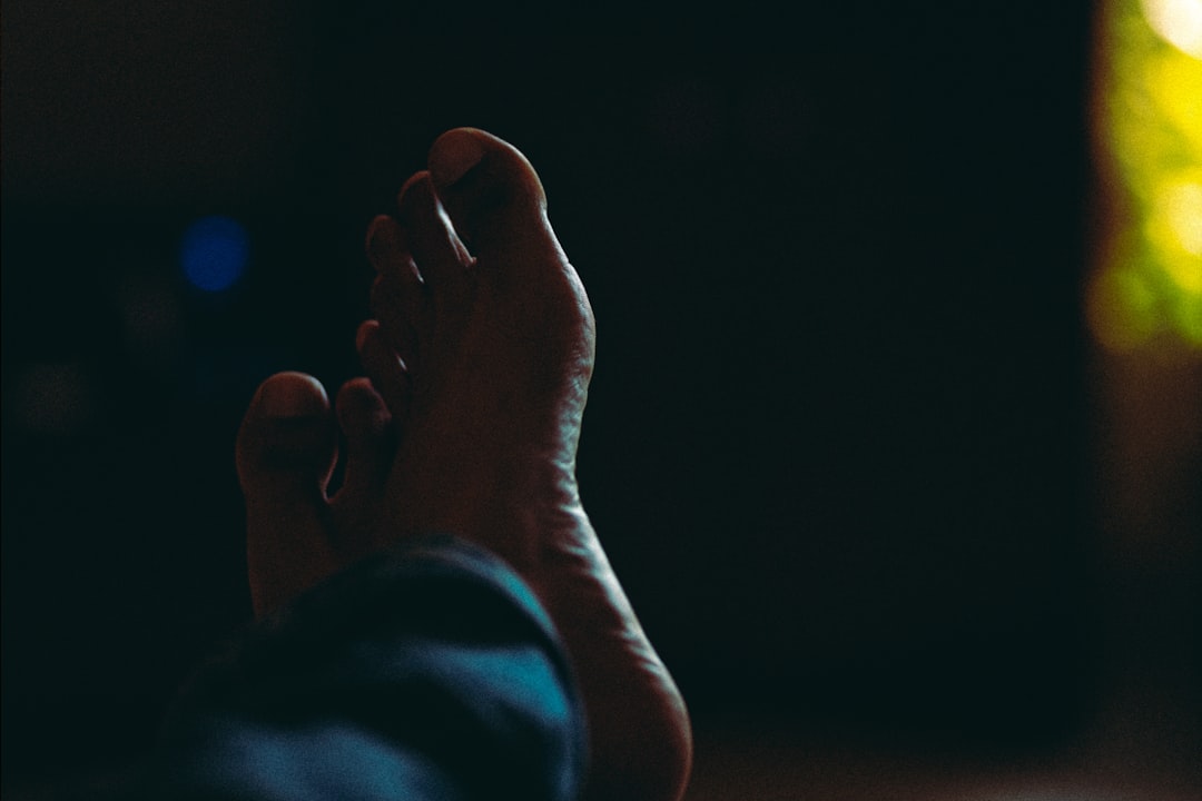 2026健康触感经济：从足尖到耳畔的沉浸式养生革命