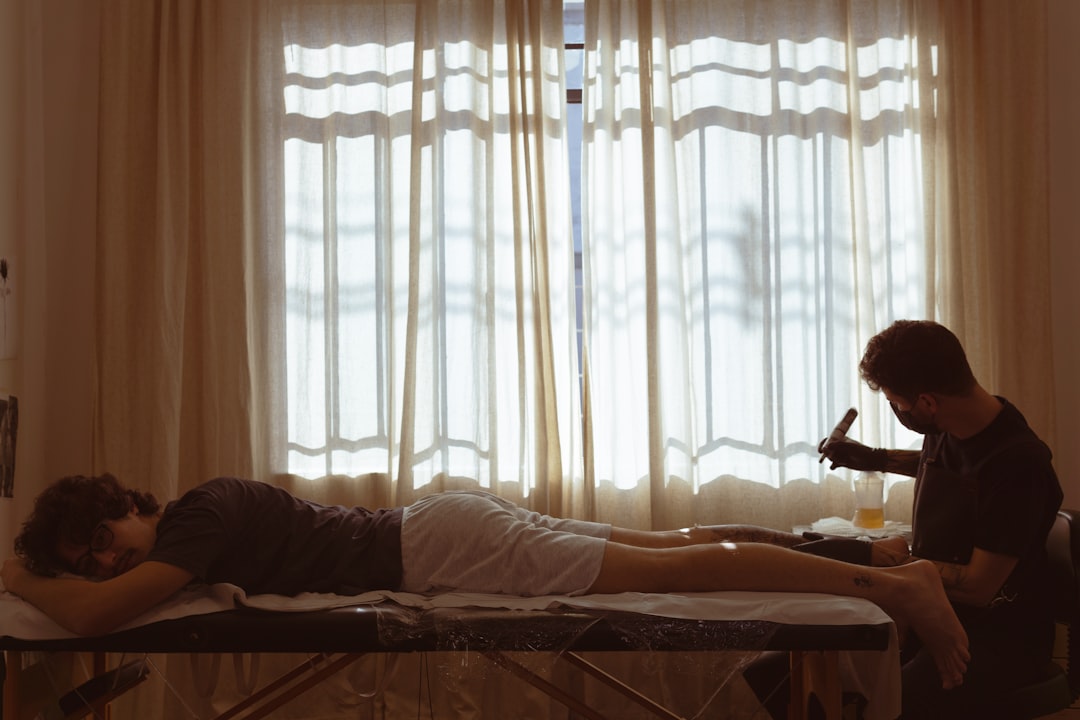 2026健康触觉经济：从足疗采耳到整合式感官疗愈的产业跃迁